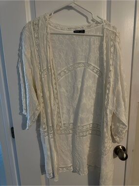 SHEIN White Lace Overlay Kimono